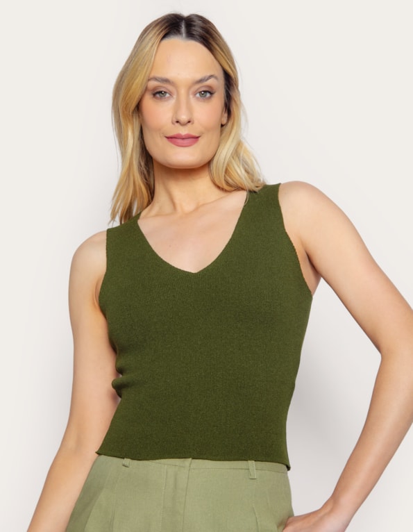 Blusa tricot cavado gola v Oliva