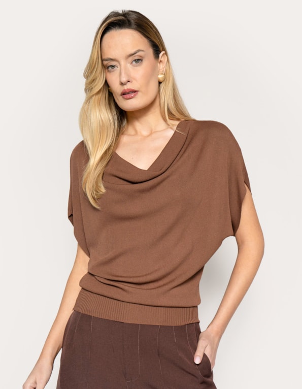 Blusa tricot gola degagê