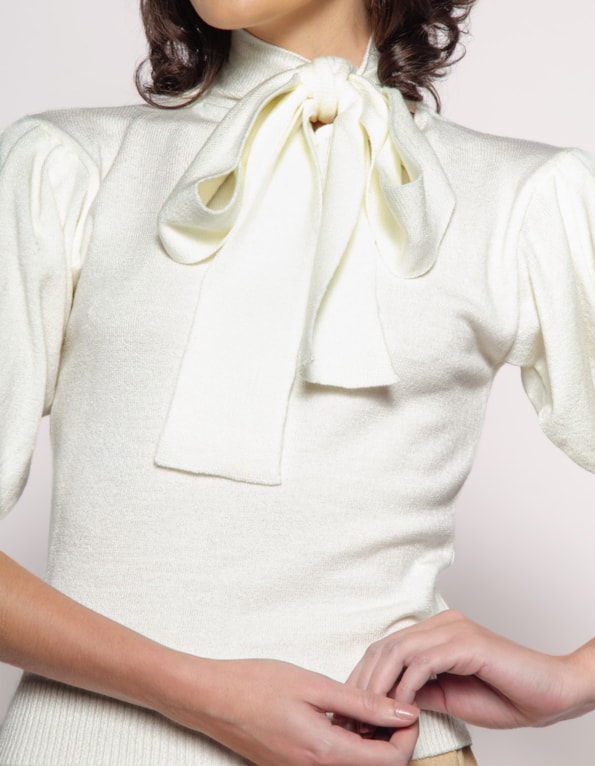 Blusa tricot gola laço Branco