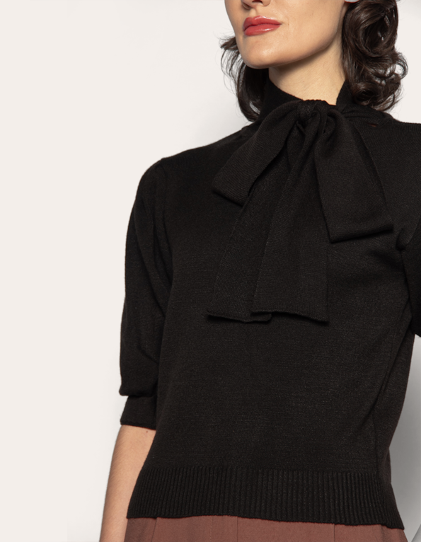 Blusa tricot gola laço Preto