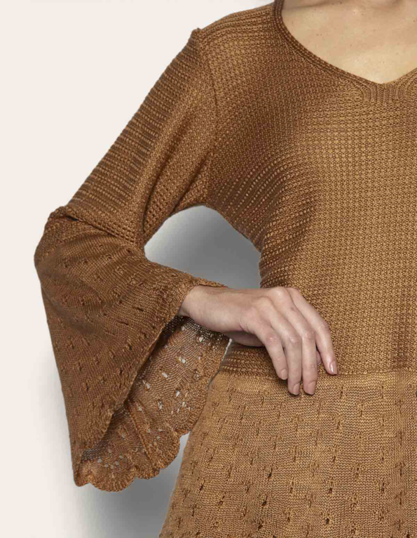 Blusa tricot manga longa sino Marrom