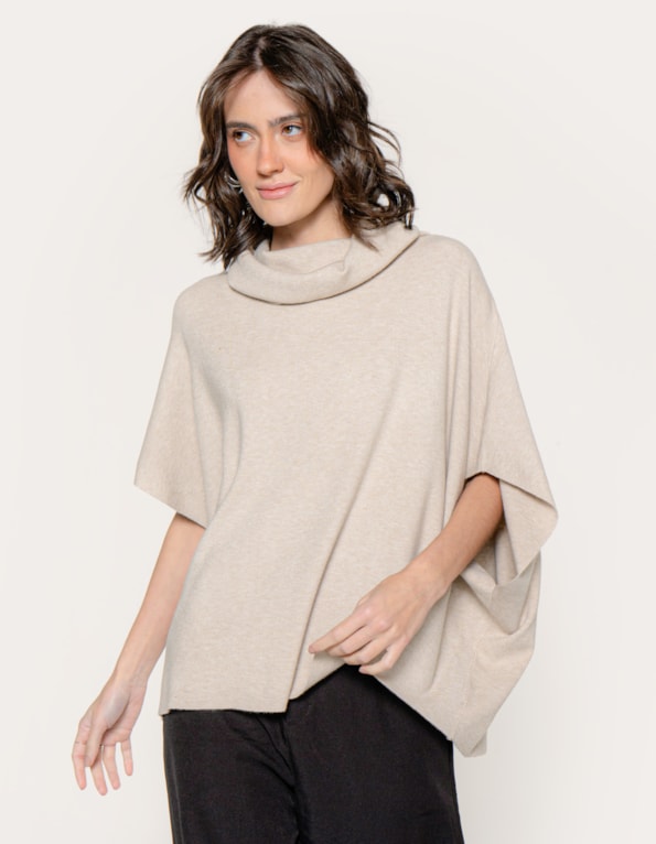 Blusa tricot oversized gola degagê Bege claro