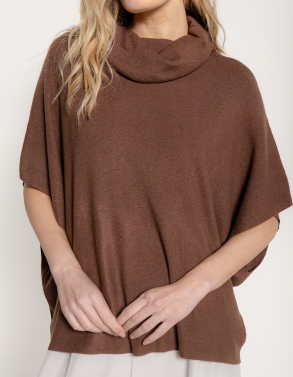Blusa tricot oversized gola degagê Marrom escuro