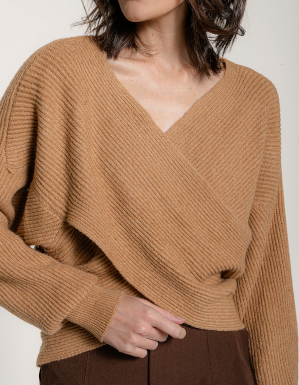 Blusa tricot transpassada Bege medio