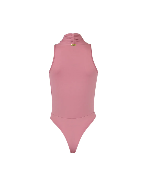 Body transpassado cavado liso