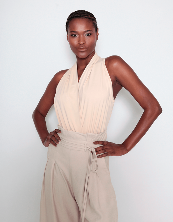 Body Transpassado Gola Halter – Bege médio
