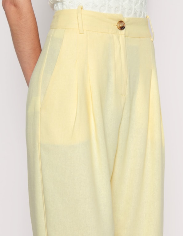 Calça pantacourt com prega linho blend Amarelo claro