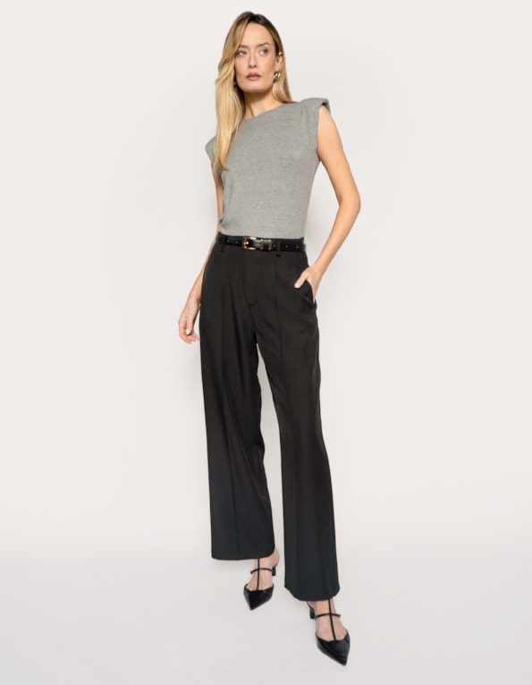 Calça pantalona com cinto