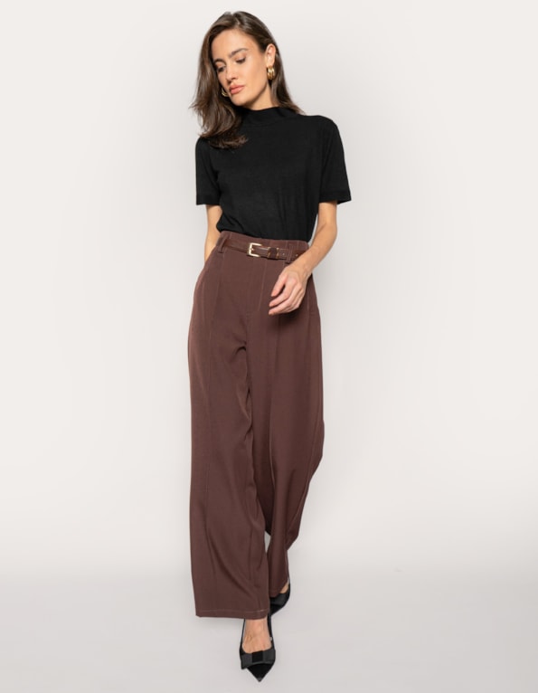 Calça pantalona com cinto