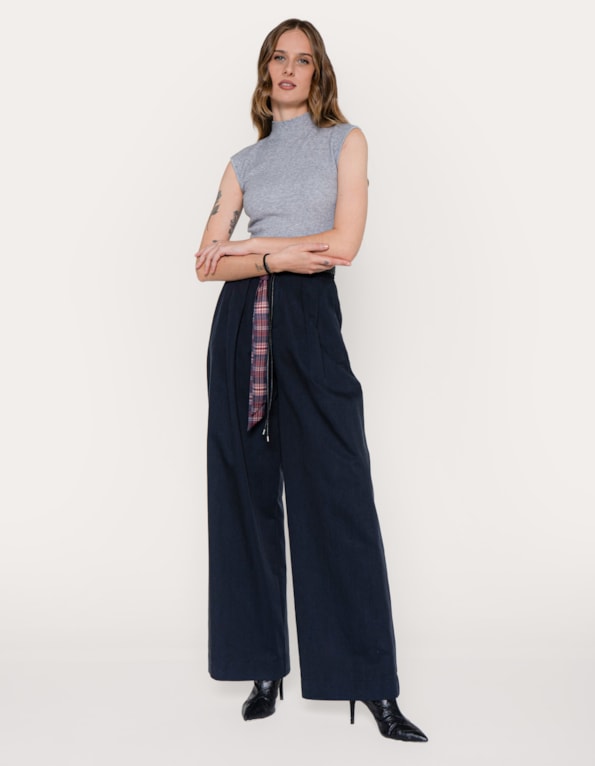 Calça pantalona com cinto/lenço