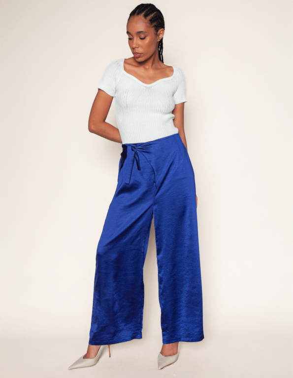 Calça pantalona de amarrar