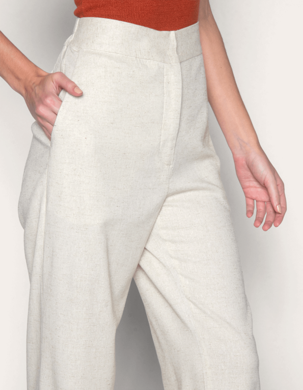 calça wide leg de alfaiataria off white