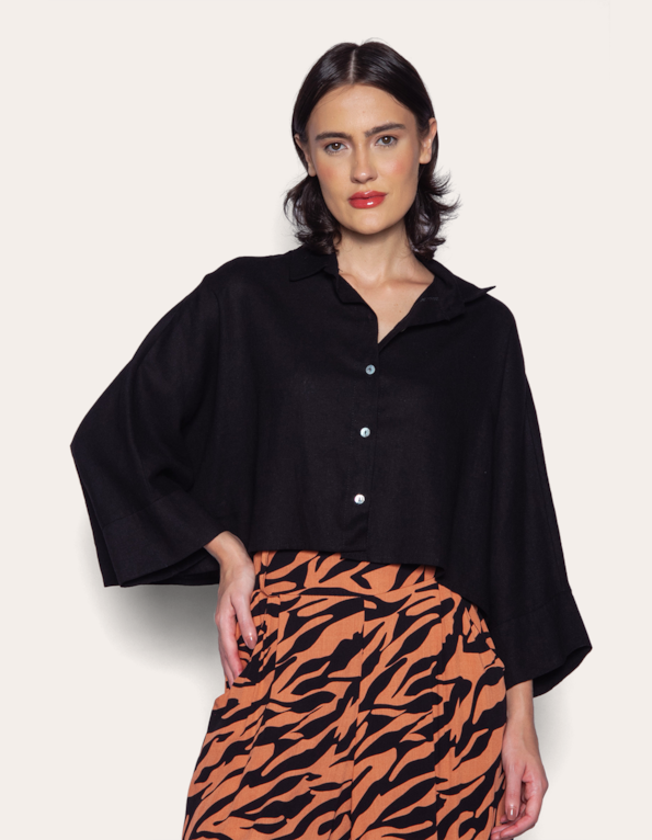 Camisa cropped ampla
