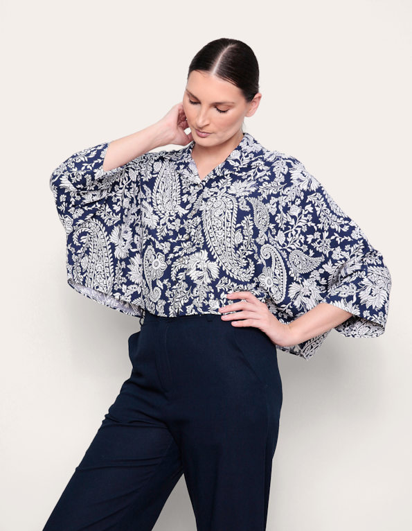 Camisa cropped ampla