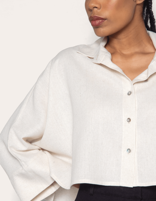 Camisa cropped ampla Cru
