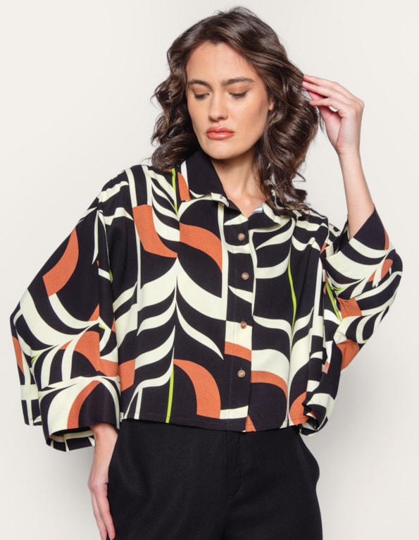 Camisa cropped ampla estampada Preto/marrom