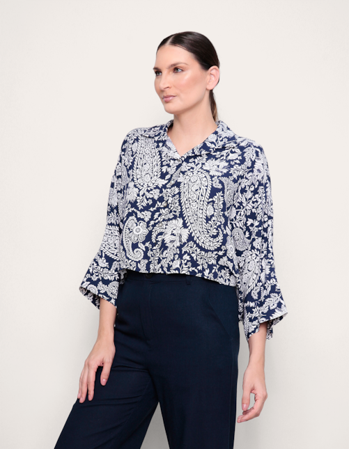 Camisa cropped ampla Floral marinho