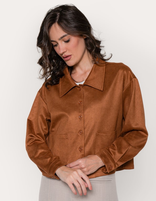 Casaqueto suede com bolsos