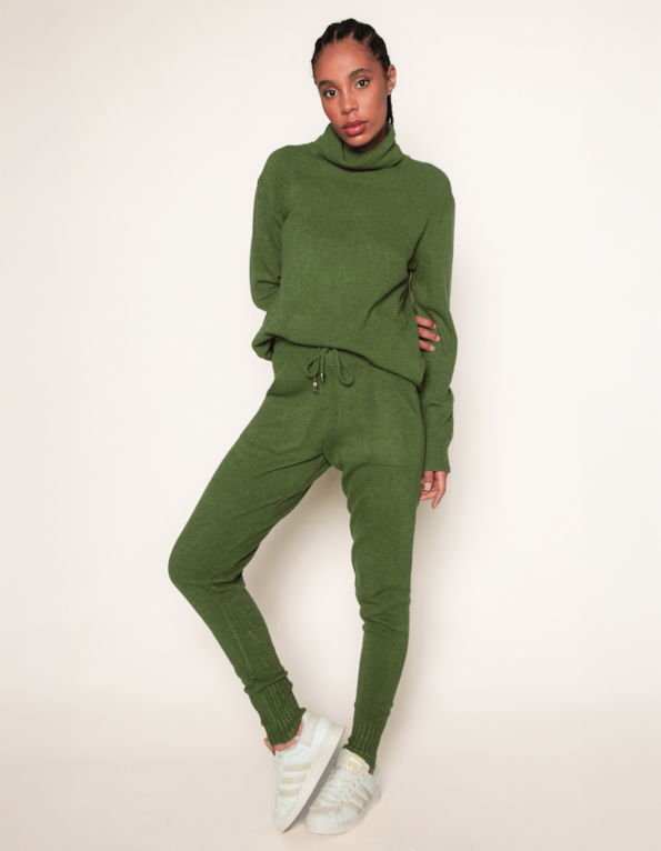 Conjunto blusa gola alta+calça tricot Oliva