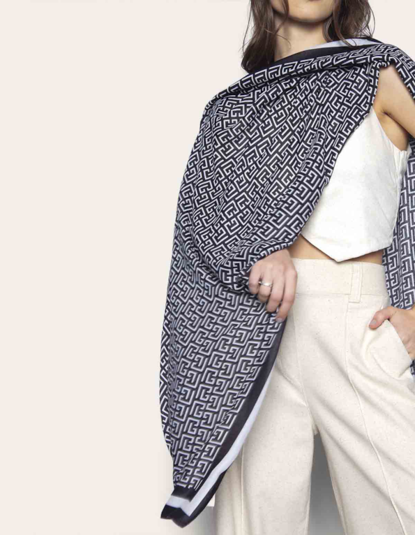 Encharpe estampado 85x180cm Preto/branco