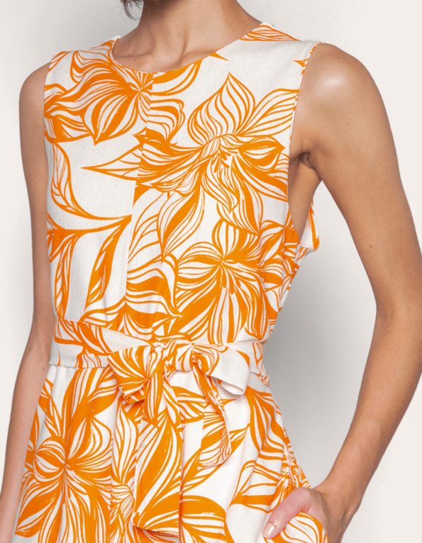 Macacão com faixa estampado Flores laranja