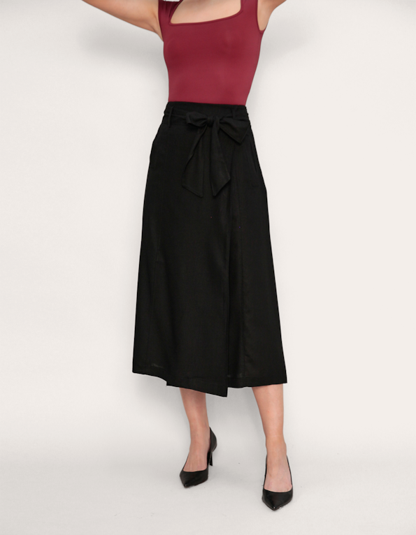 saia envelope midi com faixa preta