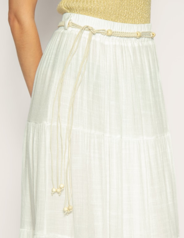 Saia longa camadas com cinto Branco