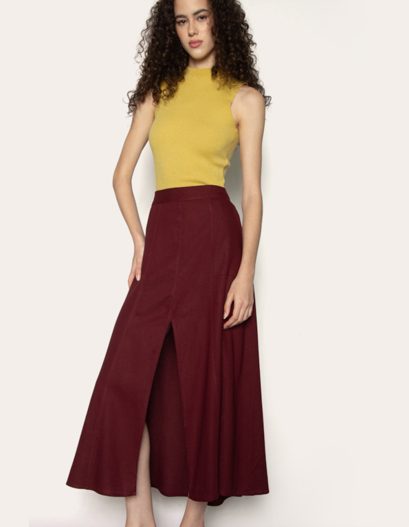 Saia longa fenda.. Vinho escuro