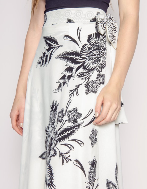 Saia longa transpassada estampada Off white/preto
