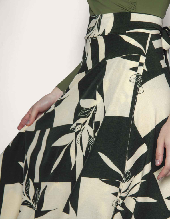 Saia longa transpassada estampada Verde escuro/off white