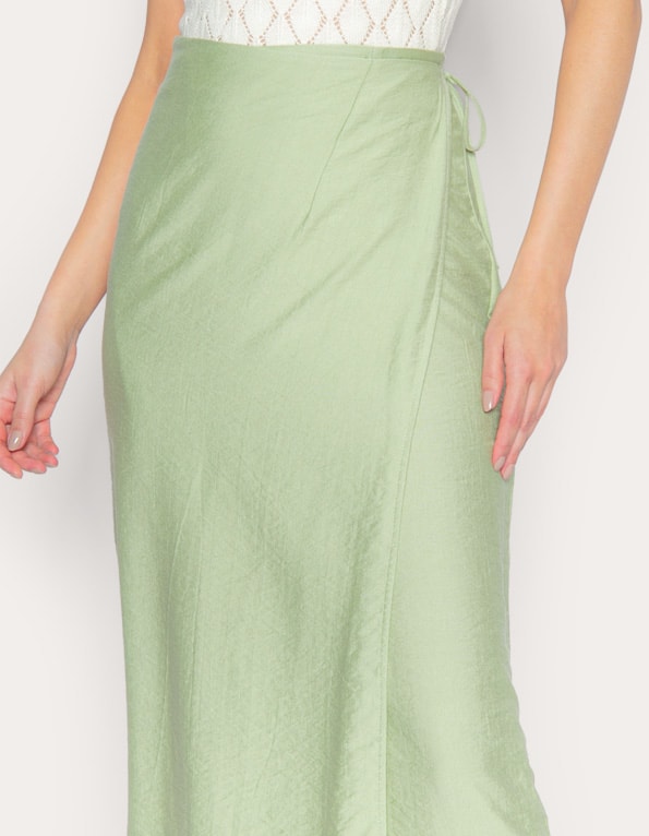 Saia midi envelope linho Verde claro