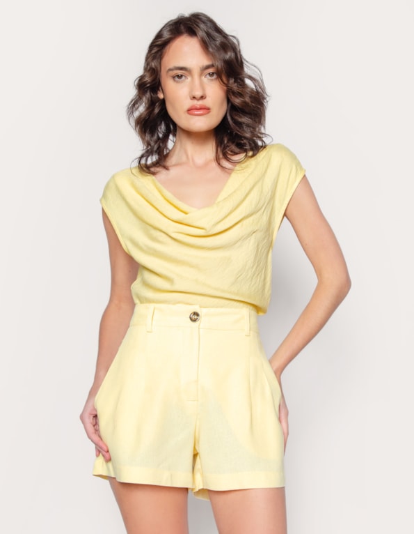 Short Maya de Alfaiataria em Linho Blend Amarelo claro