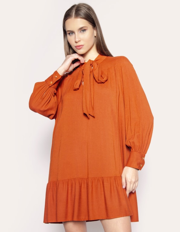 Vestido curto amplo laço