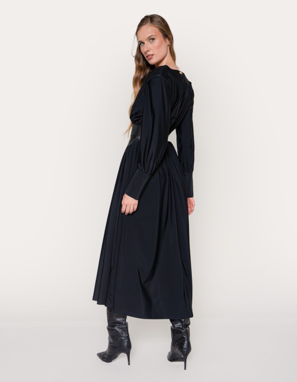 Vestido longo decote v com cinto faixa