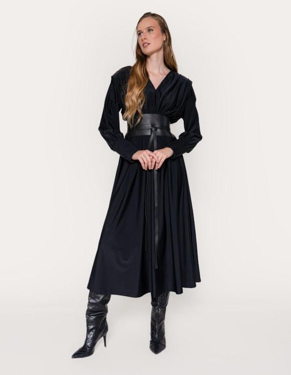 Vestido longo decote v com cinto faixa
