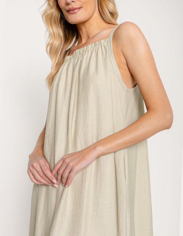 Vestido longo evase amplo  Verde claro