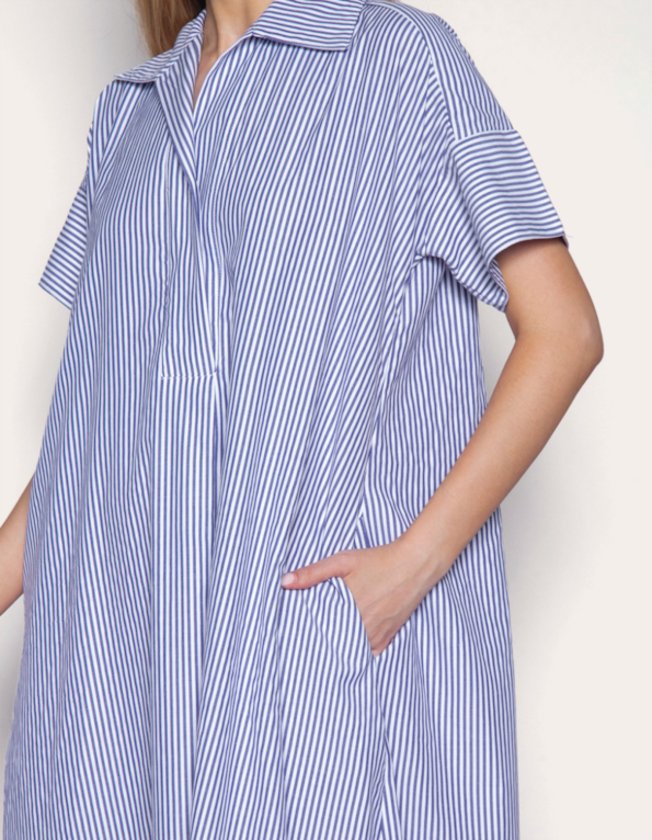 Vestido midi chemise amplo listrado marinho