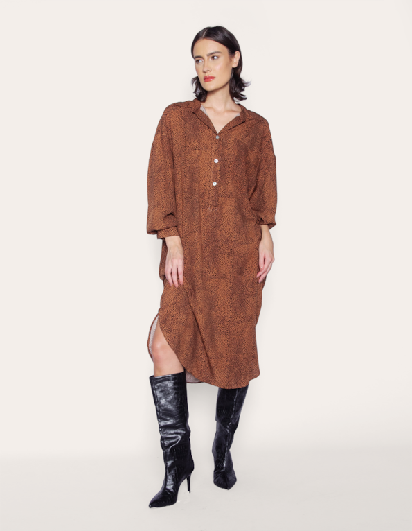Vestido midi chemise Onça camelo