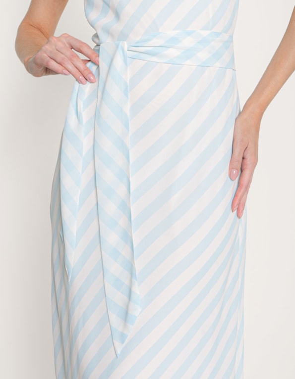 Vestido midi listrado degagê com faixa Azul claro