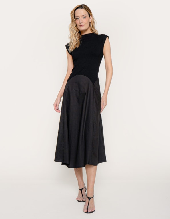 Vestido midi mix evase Preto